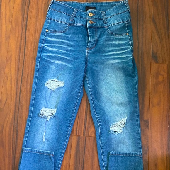 Celebrity Pink Denim - EUC Celebrity Pink Distressed Ankle Cropped Jeans